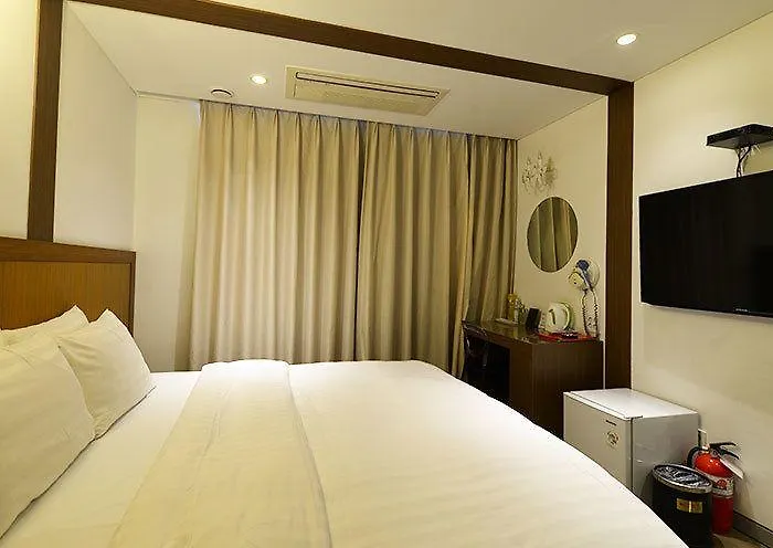 Hotel Life Style S 2*