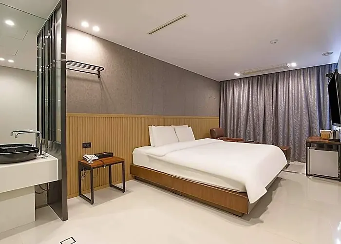 Hotel Life Style S 2*